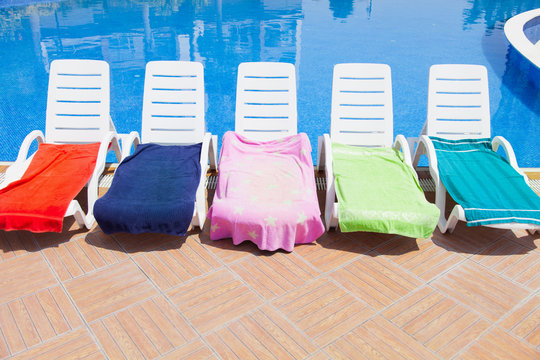 rest in paradise - at the swimming pool with friends