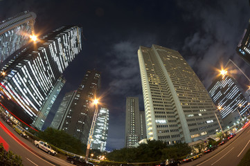 Fototapeta premium ［東京都市風景］新宿高層ビル街を超広角フィシュアイで見上げる