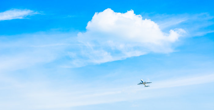 image of flying airplane
