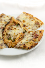 Kuşbaşı Kaşar Pide