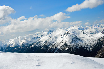 Fototapeta na wymiar winter panorama of mountains