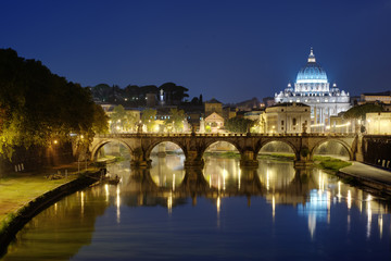Fototapeta na wymiar Night view of Roma