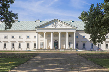 Fototapeta na wymiar Empire chateau Kacina in the central Bohemia, Czech republic