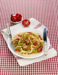 tagliatelle with green pepper tomato sauce