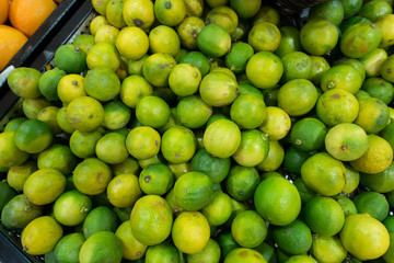 Citrus fruit on the supermarket stall