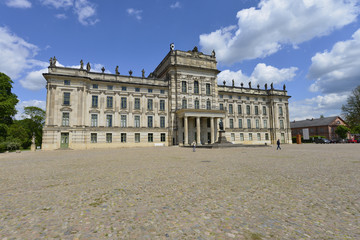 Fototapeta na wymiar Schloss Ludwigslust, Stadtfassade, Mecklenburg-Vorpommern
