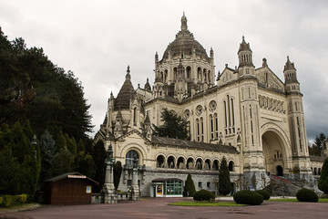 Obraz premium The Basilica of St. Therese of Lisieux