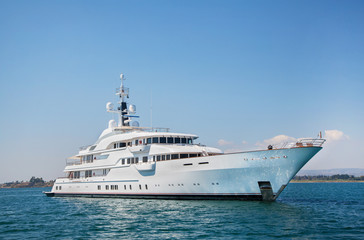 Fototapeta na wymiar Luxus Mega Yacht