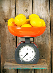 Lemons on scales