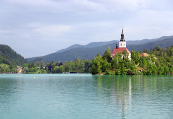 Fototapeta na wymiar Assumption of Mary Pilgrimage Church and Bled lake, Slovenia