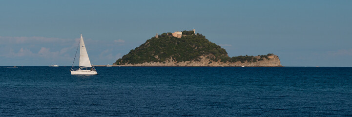 Fototapeta na wymiar Viewpoint over Isola Gallinara