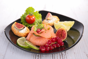 smoked salmon with vegetables