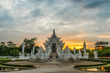 Fototapeta na wymiar The white temple in Chiangrai province of Thailand