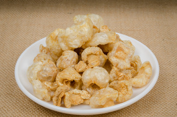 Fried pork skin