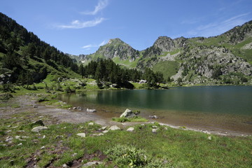 Fototapeta na wymiar Lac du Laurenti,Pyrénées ariégeoises