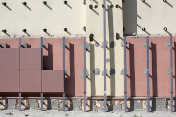 Installation of ventilated facades with tiles