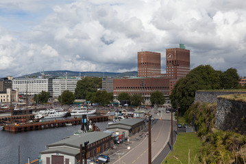 Fototapeta na wymiar Вид на Осло и Осло-фьорд со стены кре́пости Акерсху́с. Норвегия
