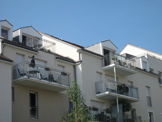 Appartements récents avec terrasse - obrazy, fototapety, plakaty
