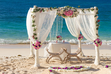 Fototapeta na wymiar beach wedding set up, tropical outdoor wedding reception, beauti