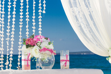 beach wedding set up, tropical outdoor wedding reception, beauti