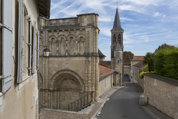 Fototapeta na wymiar Eglise St Jacques - Aubeterre sur Dronne