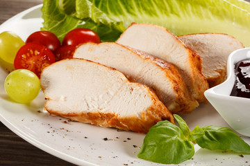 Roast chicken fillet and vegetables