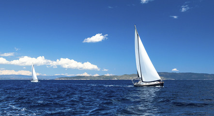Fototapeta na wymiar Beautiful luxury yacht at ocean. Sailing regatta.