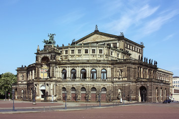 Fototapeta na wymiar Semperoper in Dresden,Saxony,Germany