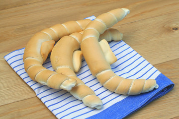 pane ferrarese su tavolo di legno