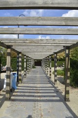 Fototapeta premium Pergolas en au parc George Henry à Bruxelles