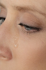 Fototapeta na wymiar femme pleurant