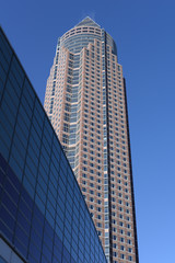 Obraz premium Messeturm in Frankfurt