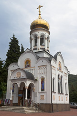Fototapeta na wymiar Церковь Николая Чудотворца в посёлке Лазаревское, Сочи, Россия