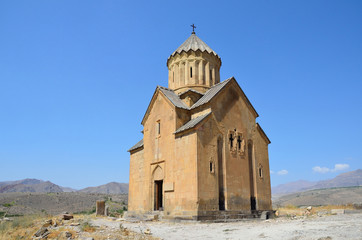 Fototapeta na wymiar Церковь Сурб Аствацацин в селе Арени в Армении, 1321 год