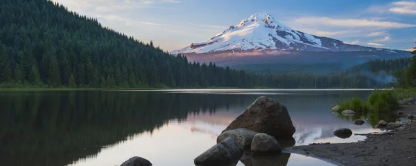 Gordijnen Vulkaanberg Mount Hood, in Oregon, VS. © somchaij
