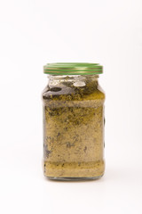 pesto in vasetto di vetro