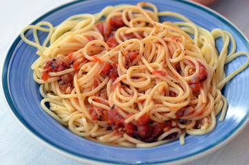 Spaghetti mit Tomatensoße