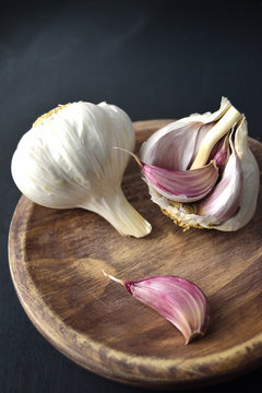 wooden bowl with garlic