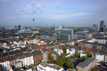 Luftbild Panorama von Düsseldorf mit Rheinturm