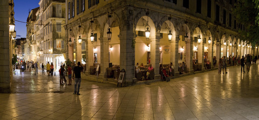 Nachtleben in Korfu