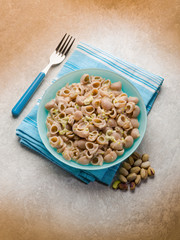 pasta with cheese and pistachio