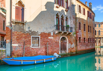 Fototapeta na wymiar Small canal in Venice, Italy.