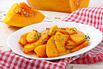 Baked pumpkin with thyme