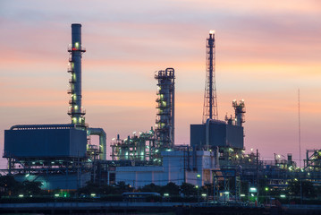 Fototapeta premium Oil refinery