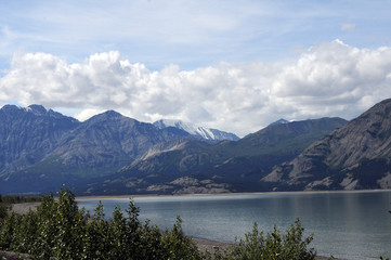 Fototapeta na wymiar Kluane Lake