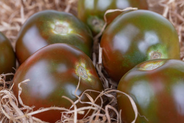 Obraz na płótnie Canvas Kumato tomato