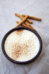 Arroz con leche y canela