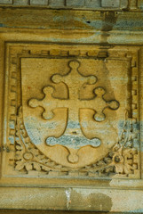 Bassorilievo Croce Pisana, Stemma dei Medici, Pisa