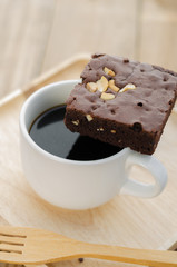 black coffee with browny cake