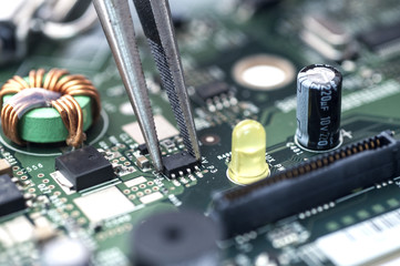Pliers on chip